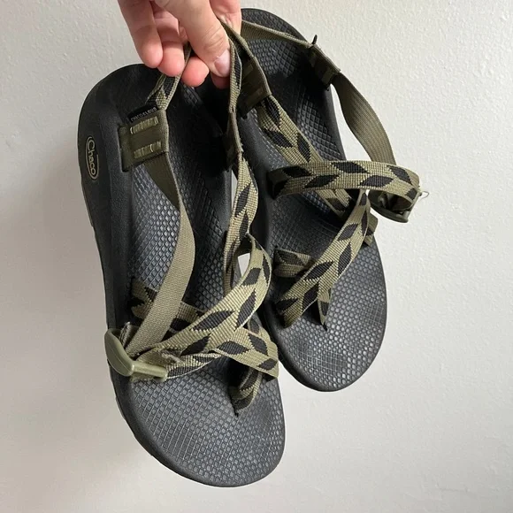 Chaco Womens Z/Cloud size 10 sandals, green and black patterned strap - Picture 1 of 6